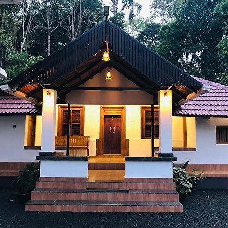 Partho Home Stay Padinjarathara Bagian luar foto