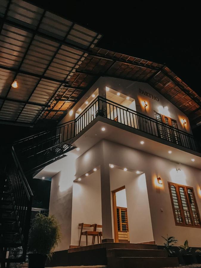 Partho Home Stay Padinjarathara Bagian luar foto