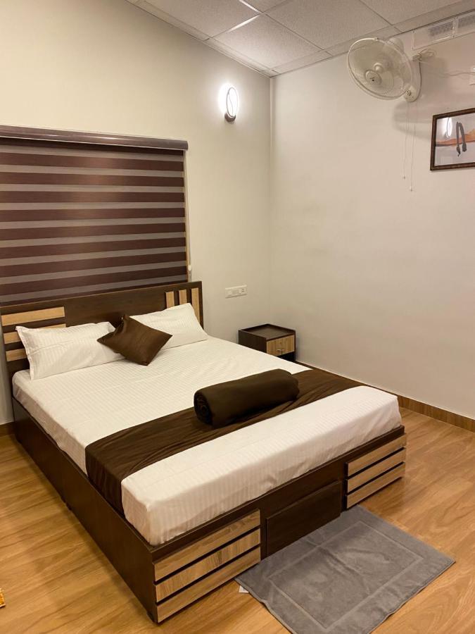 Partho Home Stay Padinjarathara Bagian luar foto
