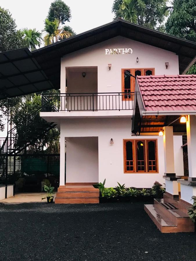 Partho Home Stay Padinjarathara Bagian luar foto