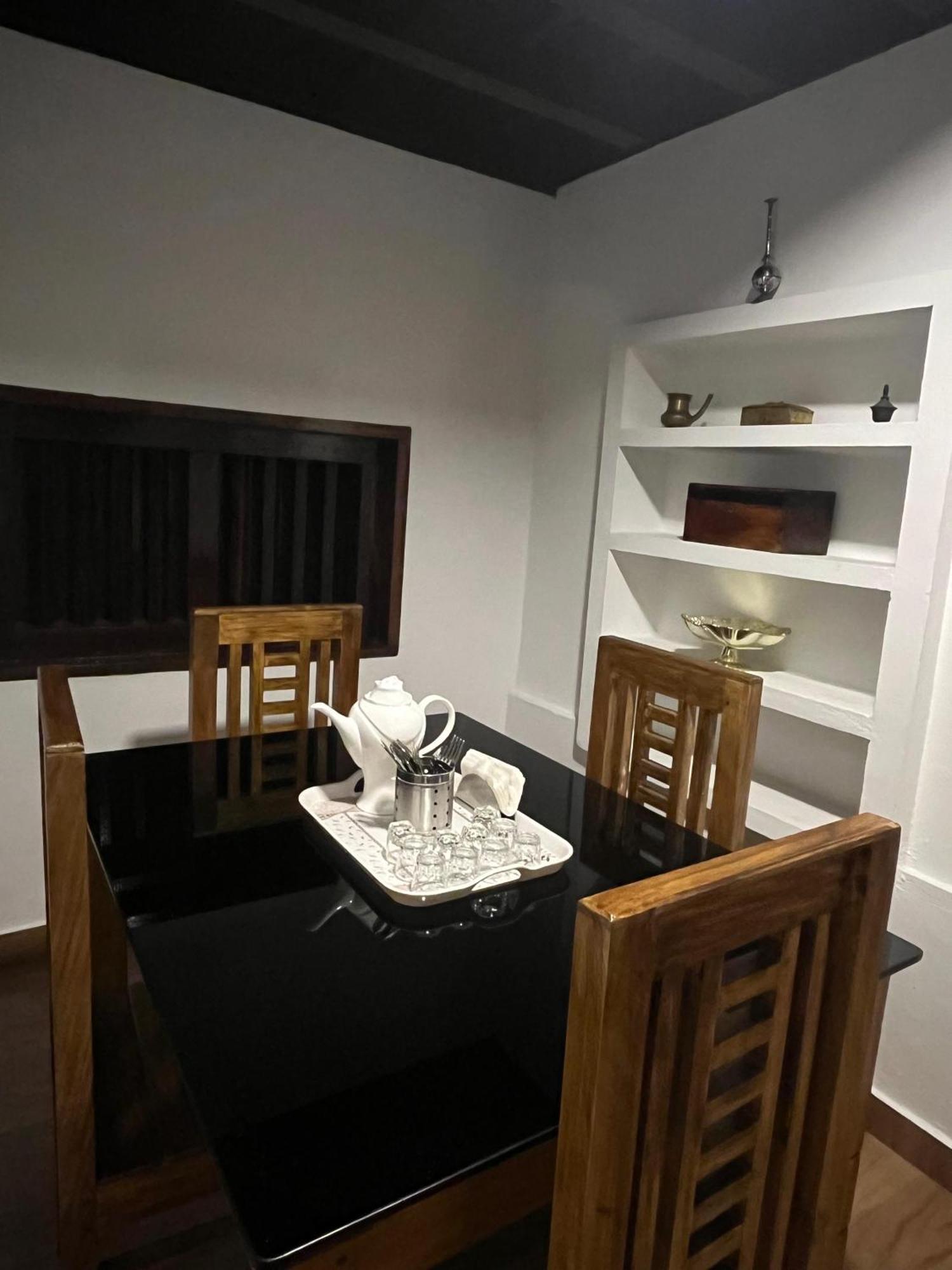 Partho Home Stay Padinjarathara Bagian luar foto